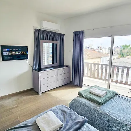 Downtown Rooms, 200m From Marina Λάρνακα