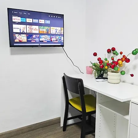 Daire Downtown Rooms, 200m From Marina Larnaca
