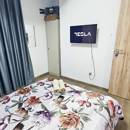 Downtown Rooms, 200m From Marina Daire Larnaca