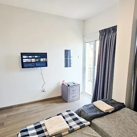 Daire Downtown Rooms, 200m From Marina Larnaca