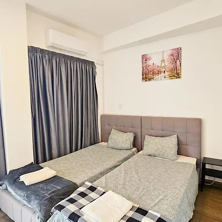 Downtown Rooms, 200m From Marina